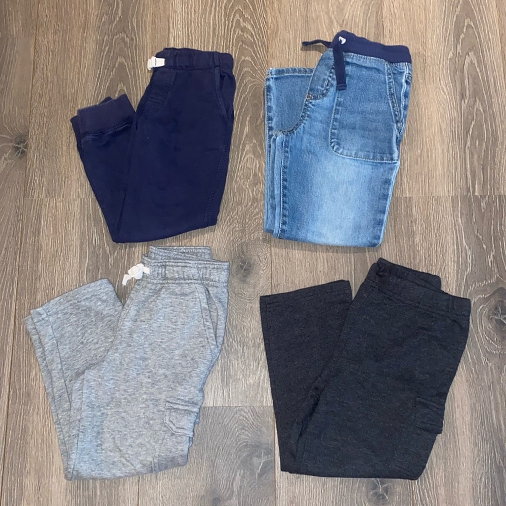Bundle of 4 pairs of pants